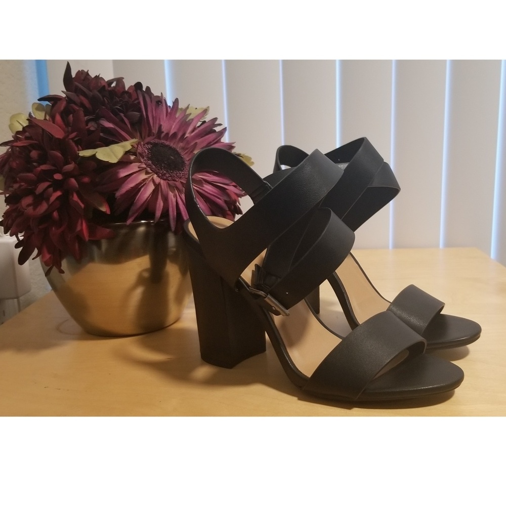 BNIB Block Heel Ankle Wrap SandalsSz 7.5